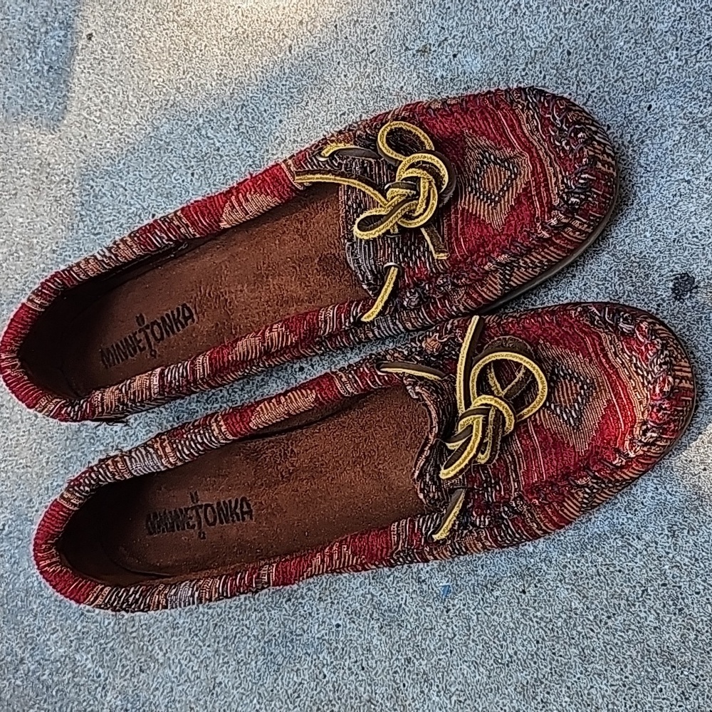 Minnetonka Red Baja Aztec Tapestry Womens Size 9 Moccasins Slip On Leather Laces